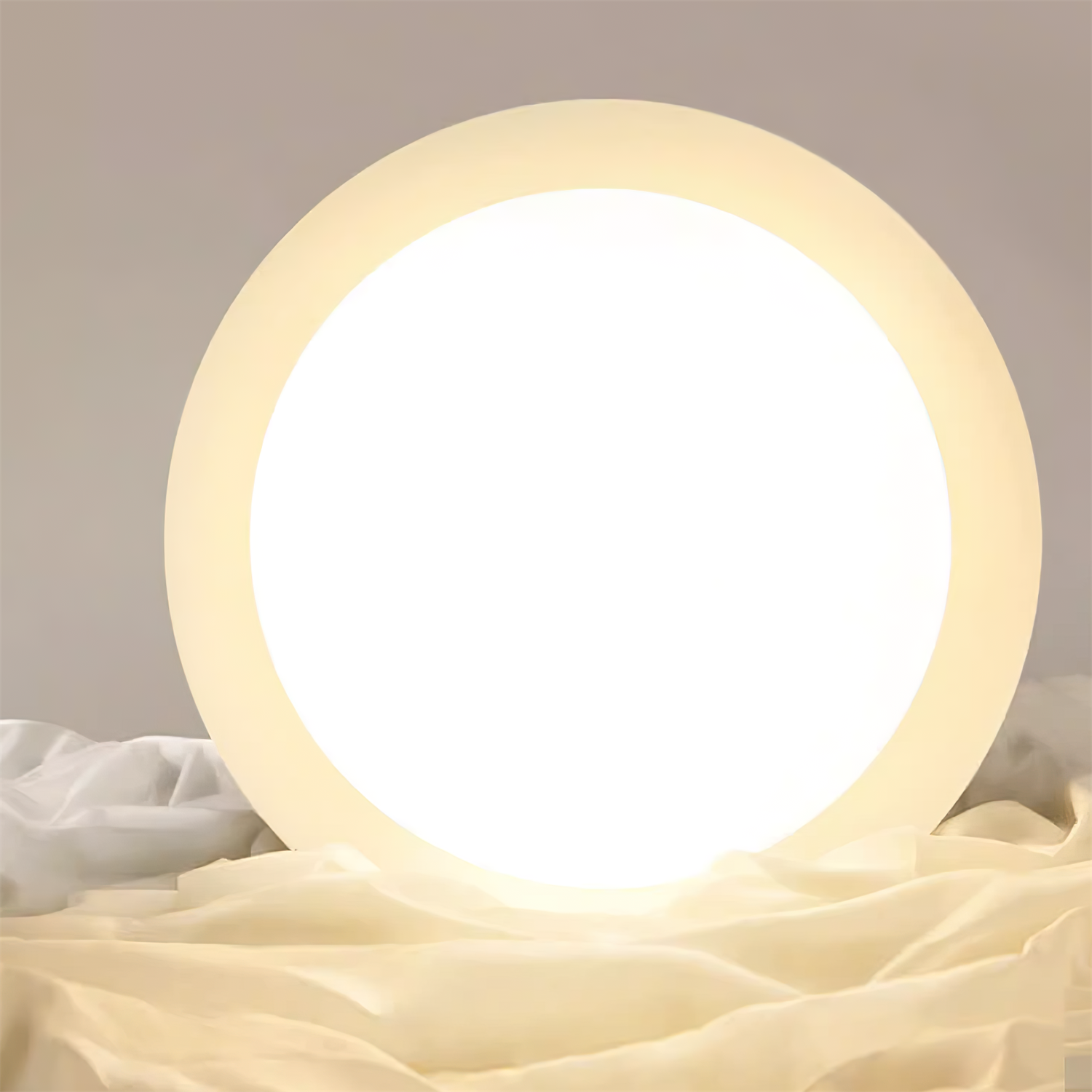 مصباح السقف الدائري LED - توهج طبيعي وأناقة متحفظة