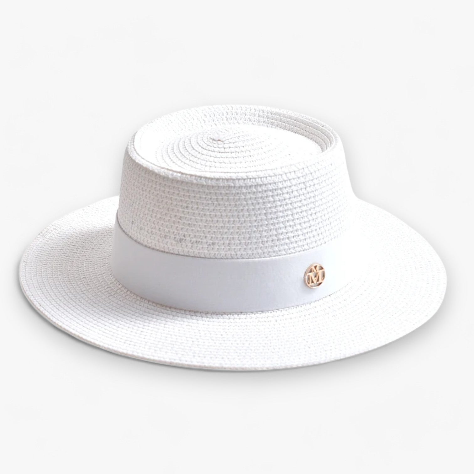 Olkihattu – Retro Eleganssi ja Aurinkosuoja