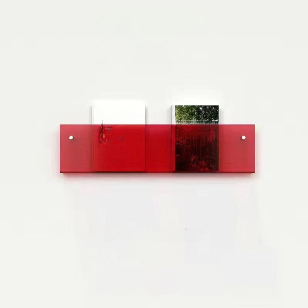 Vegghylle med magasinholder i klart design – Chic og moderne design