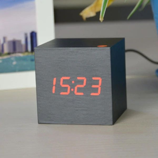 Cyfrowy zegar sześcienny – minimalistyczny design i wyświetlacz LED