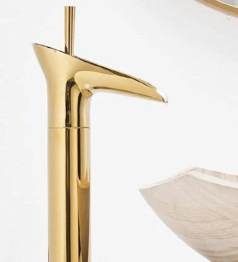 Koupelnový kohoutek Cascade – Antický a elegantní styl