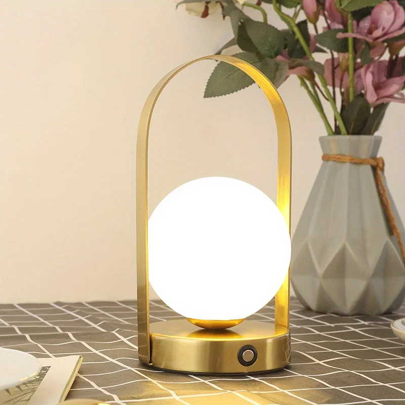 Bordslampa utan sladd — Justerbar ljusstyrka