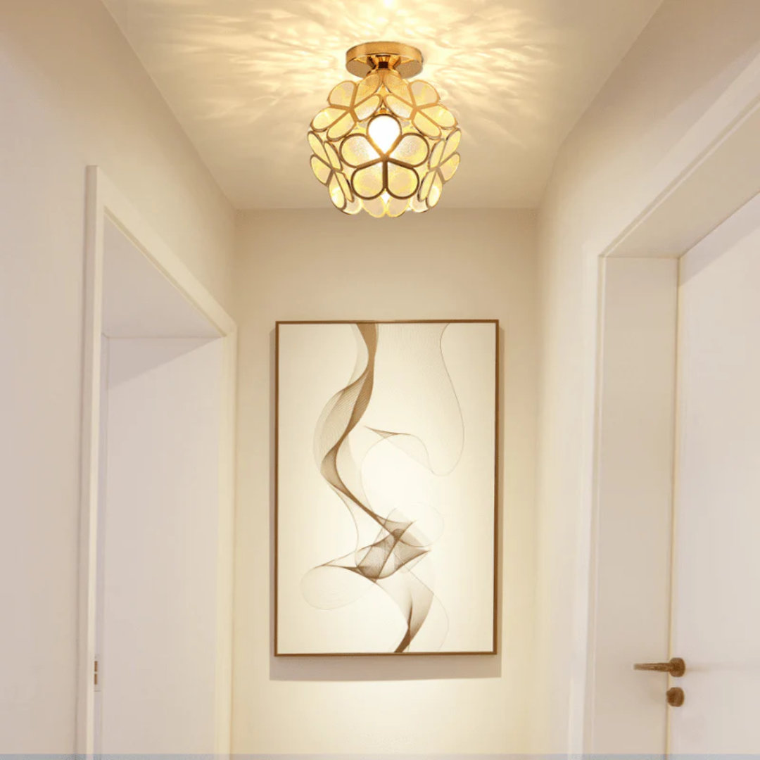 Taklampa i Form av Blomma – Delikat och Modern Design 