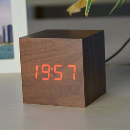 Digitale Würfeluhr – Minimalistisches Design und LED-Anzeige 