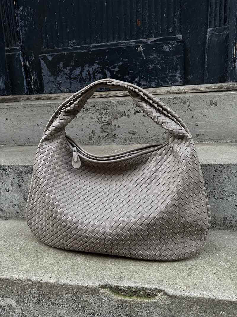 Josiane | Håndtaske i Flet – Håndværksmæssig Elegance Og Tidless Charme 