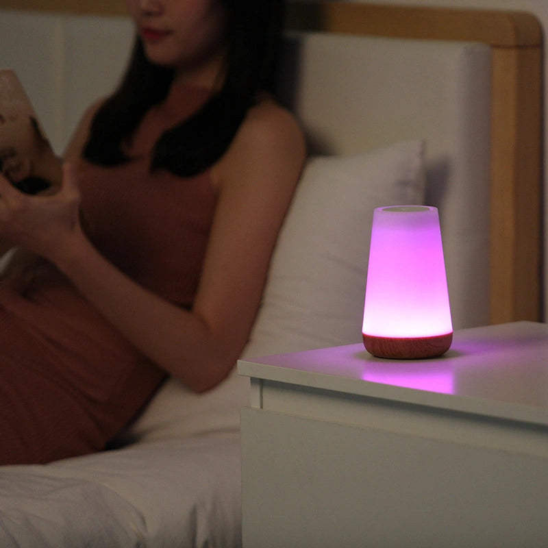 Lampada da Comodino Moderna – Design Elegante e Funzionale 