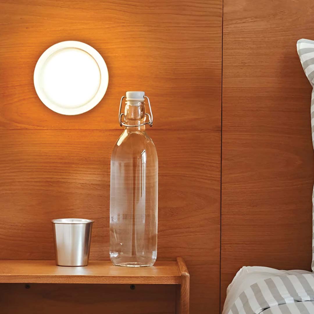 Elegant Væglampe – Blødt Relief Og Varme Atmosfære 