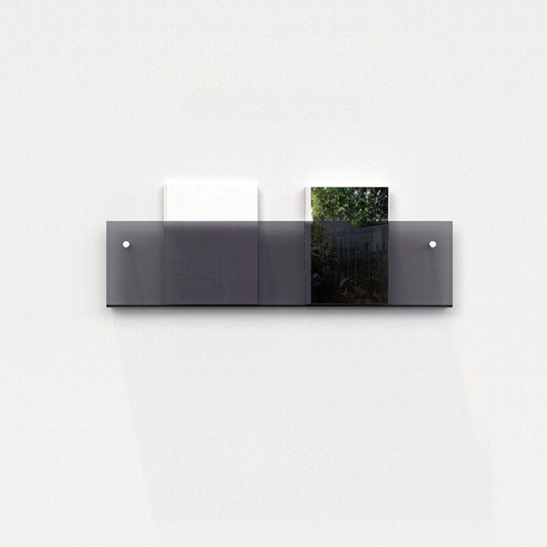 Vegghylle med magasinholder i klart design – Chic og moderne design 