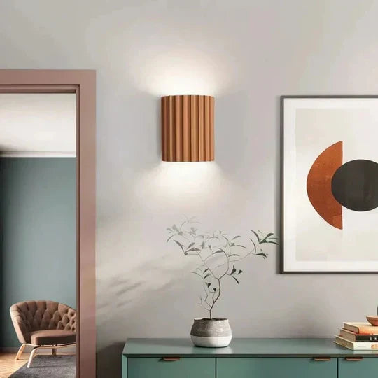 Applique da Parete Moderna in Resina – Eleganza e Originalità 