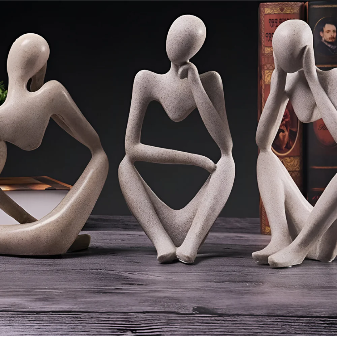 Abstrakt Skulptur Tænker – Kontemplativ Elegance Og Moderne Design 