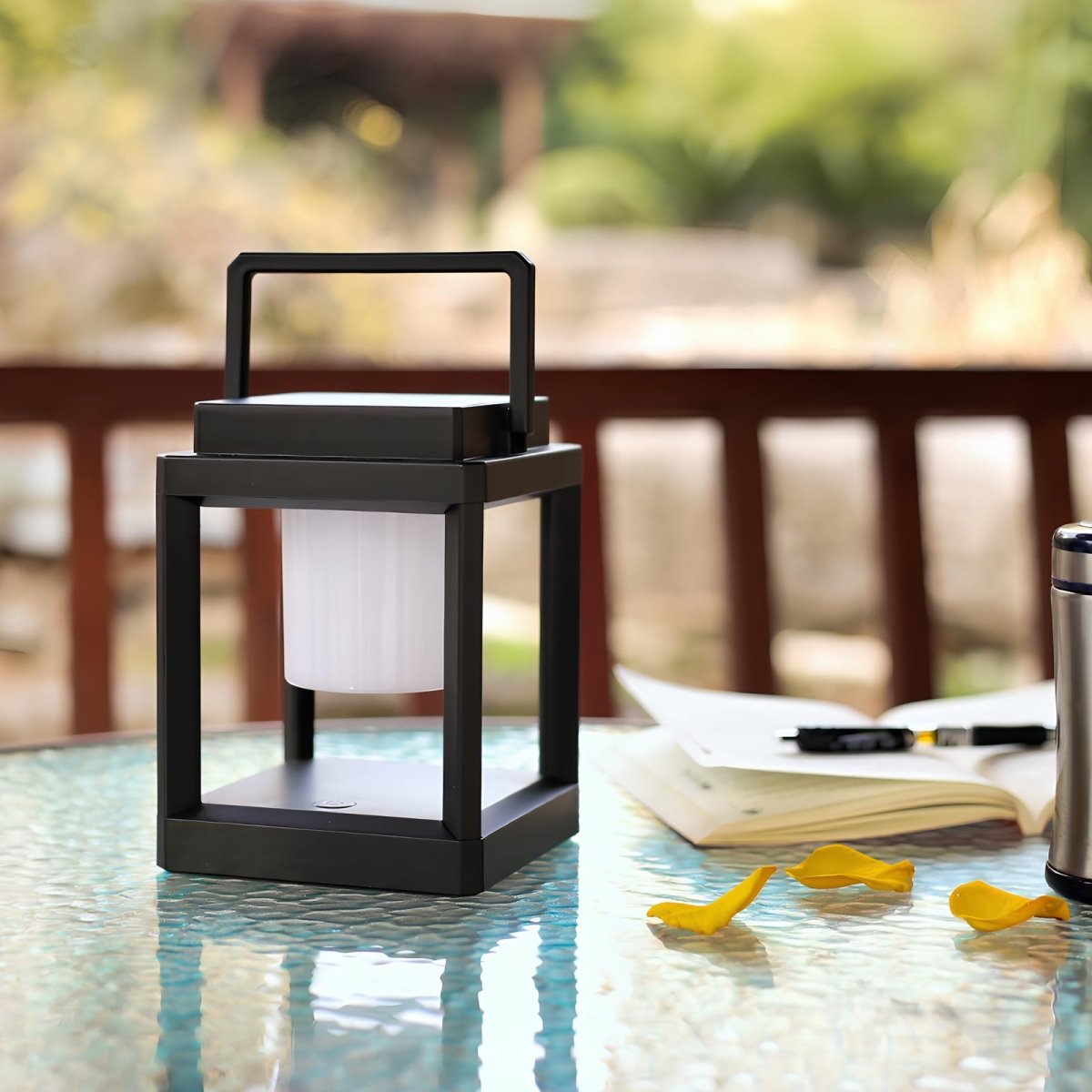 Modern Solar Lantern – Elegant and Durable Lighting 