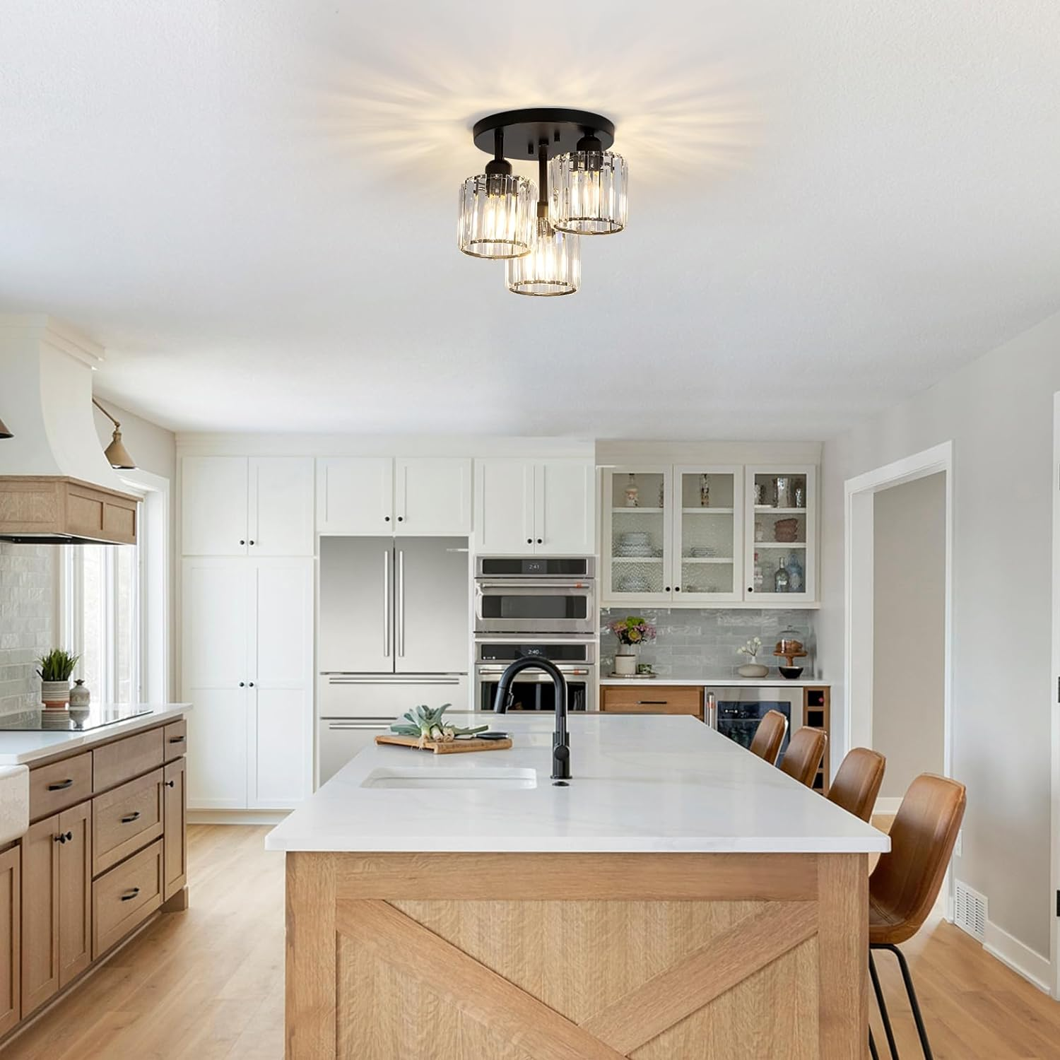 Semi-inbouw plafondlamp – Moderne elegantie en verfijnde glans 