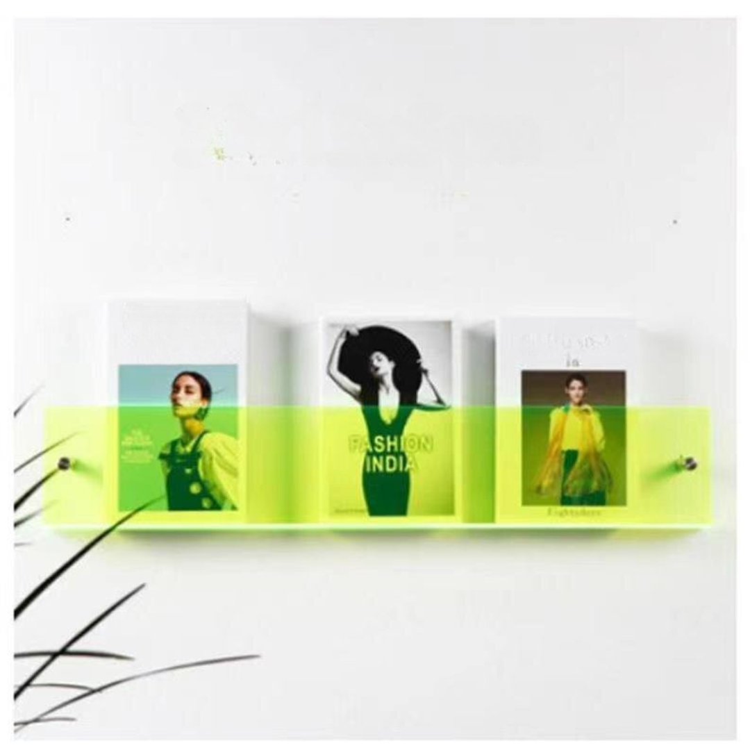 Vegghylle med magasinholder i klart design – Chic og moderne design 