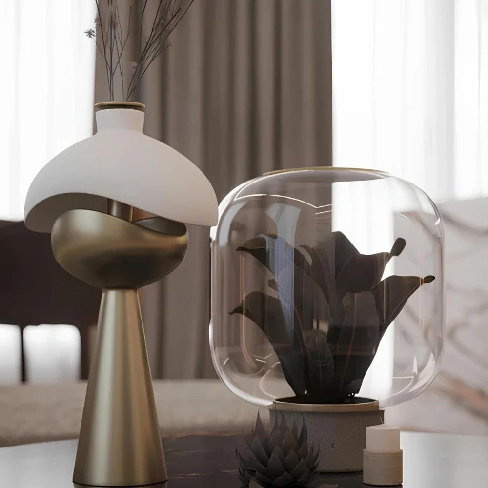 彫刻されたテーブルランプ - 優雅さと独自性 