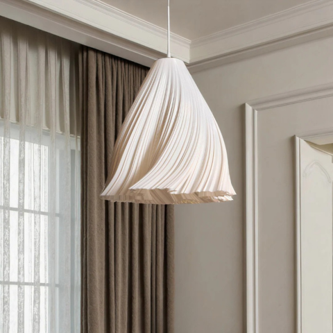 Stropní lampa z vlněné tkaniny – stylový a vzdušný 