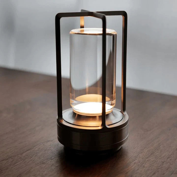 Dobíjecí stolní lampa – jemné osvětlení a nadčasový styl 