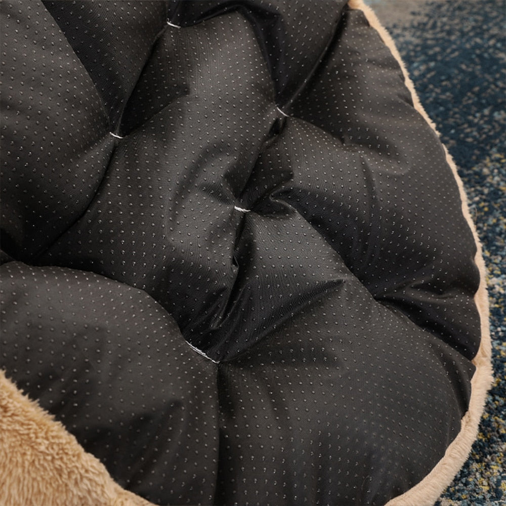 Bear-Shaped Pet Bed — Cozy and Original 