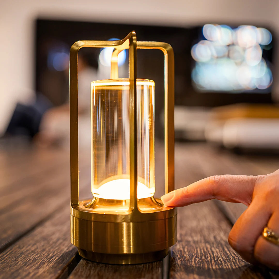 Dobíjecí stolní lampa – jemné osvětlení a nadčasový styl 