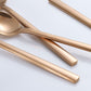 Set de tacâmuri complet – piese elegante pentru o masă rafinată 