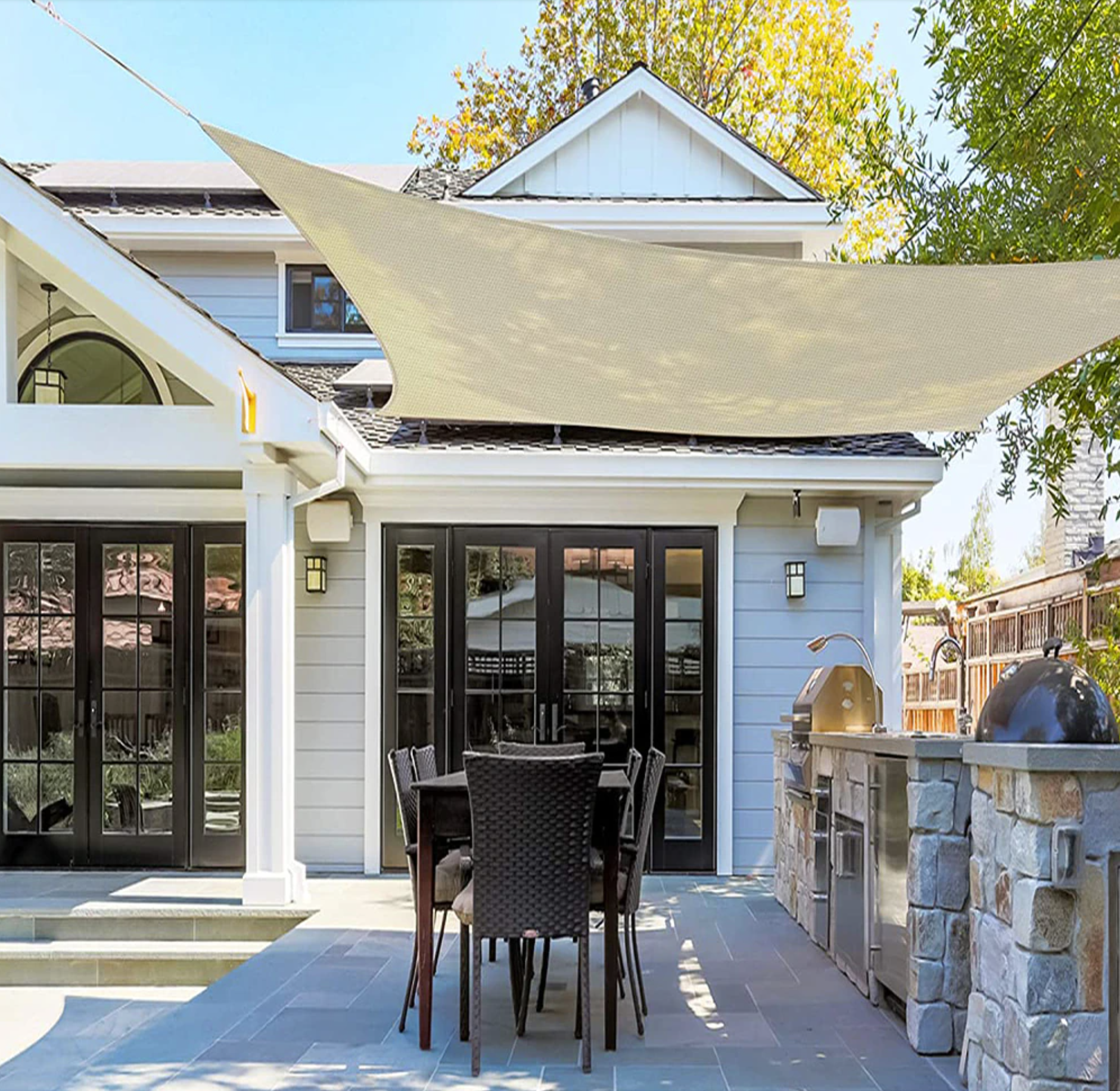 Toldo Impermeable – Protección Solar y Elegancia para Jardín 