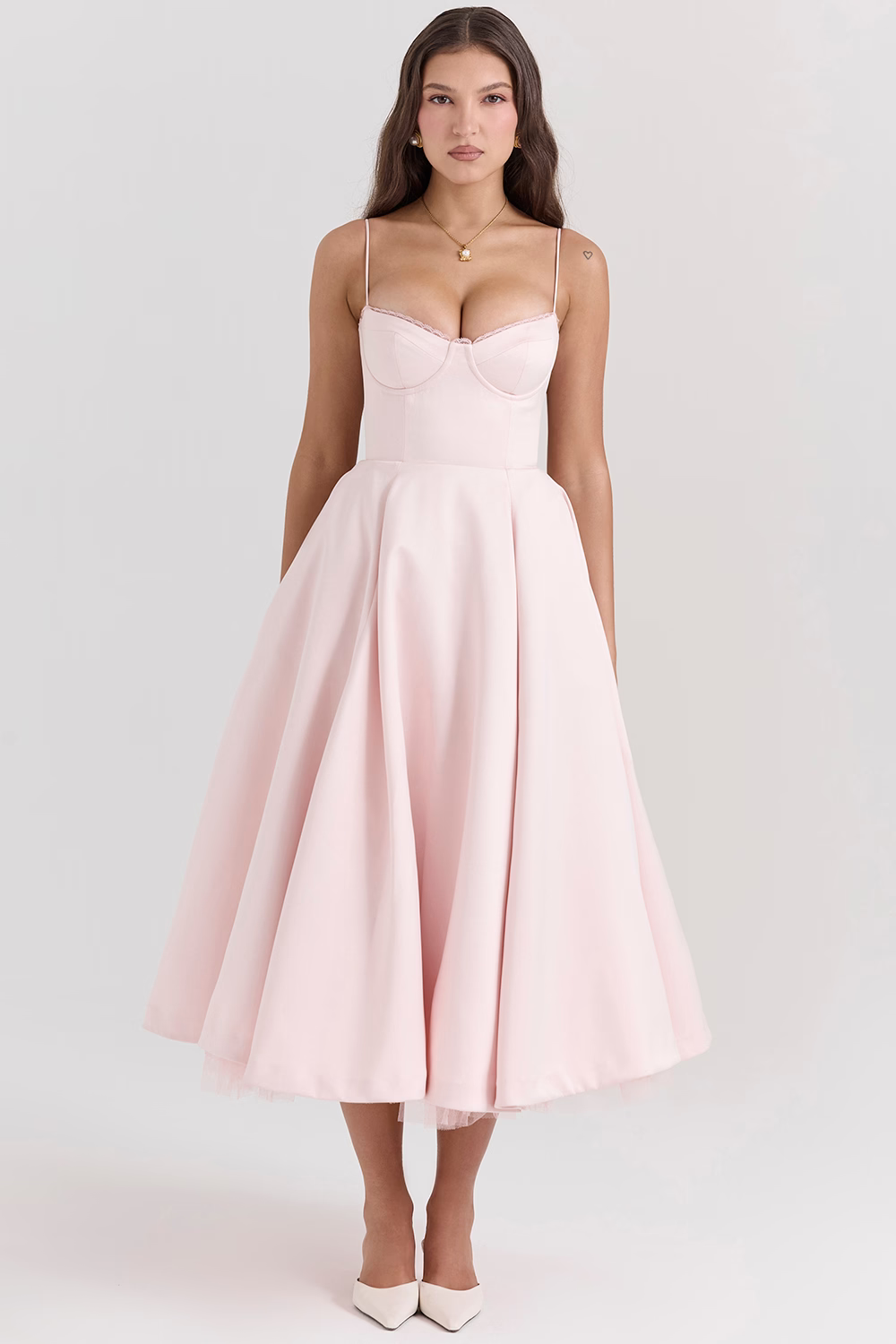 Lory | Midi-Kleid mit Trägern – Glamouröser Klassiker und Leichtigkeit 