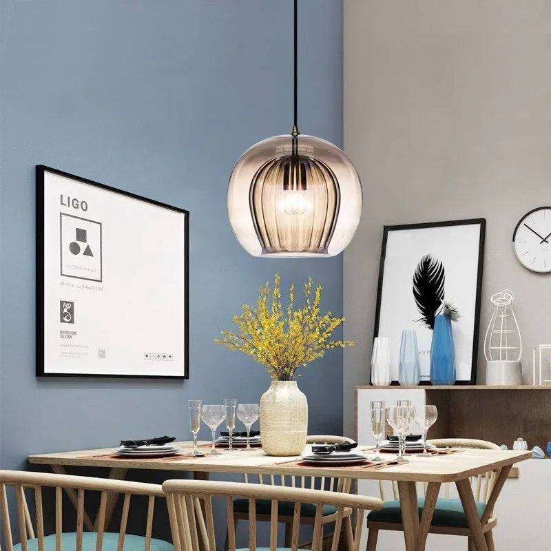 Moderne glasskulebelysning - mykt lys og raffinert stil